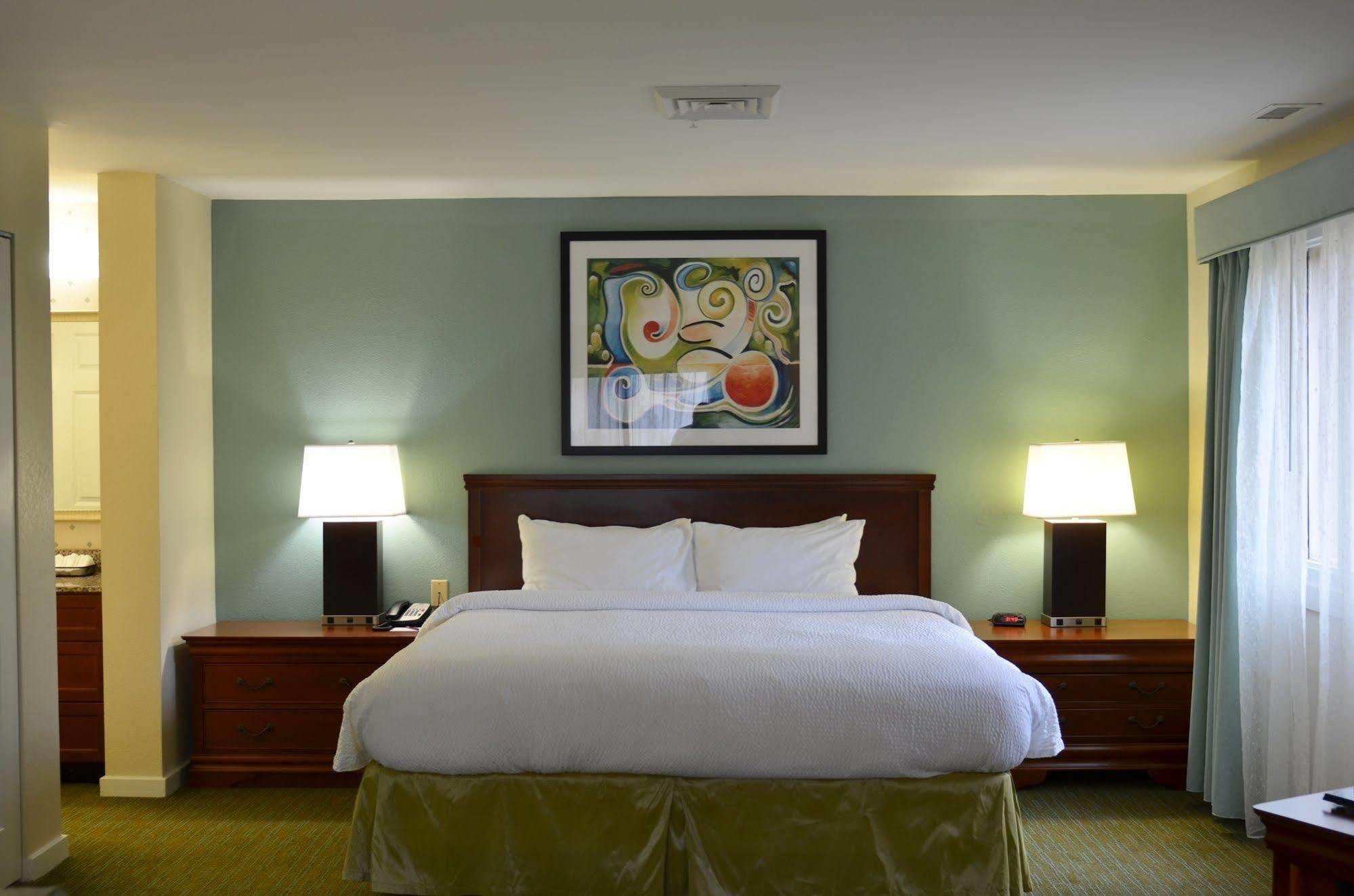 Residence Inn By Marriott Herndon Reston Екстериор снимка